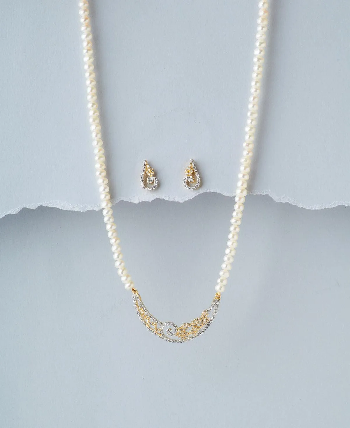 Beautiful Pearl Necklace Set