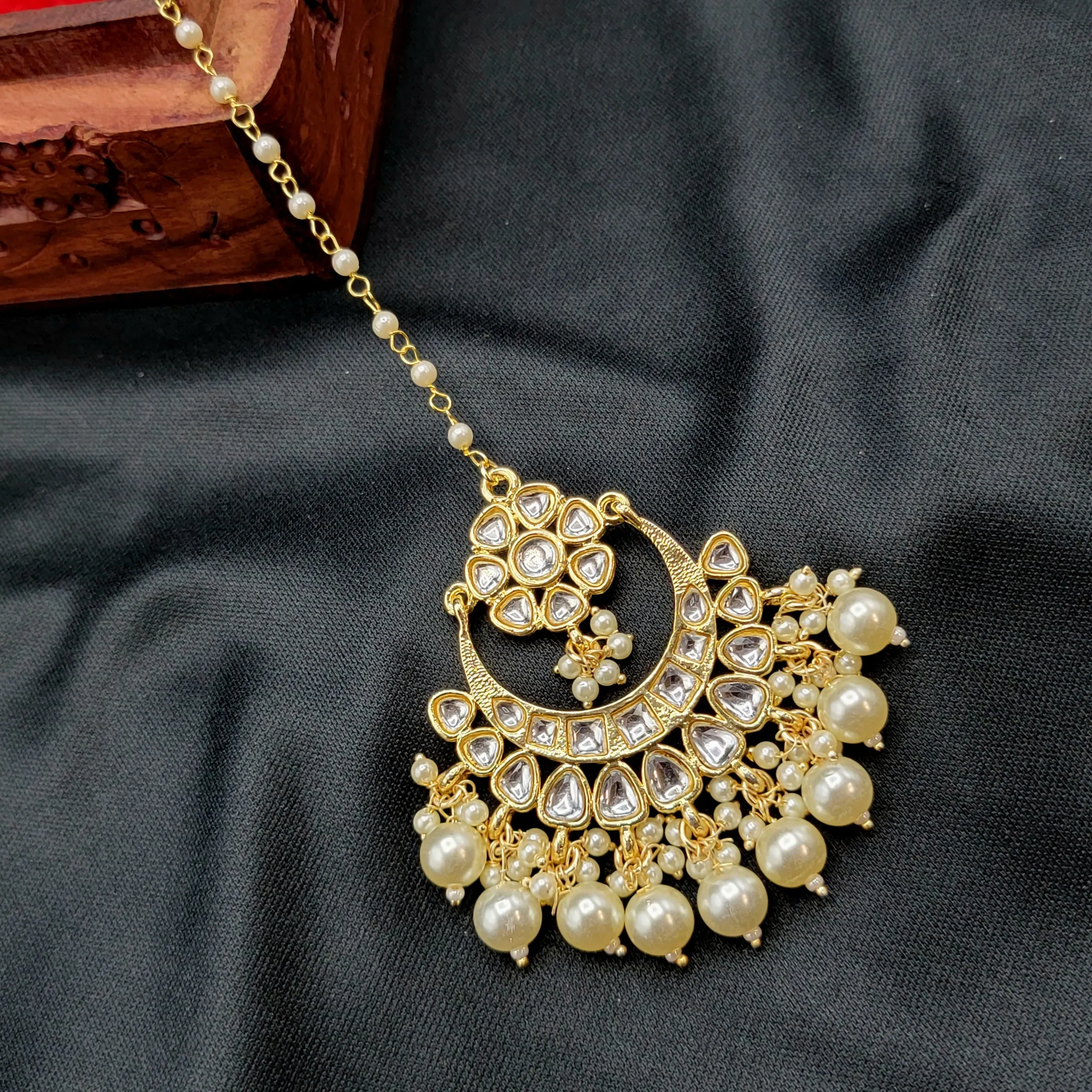 Kundan Maang Tikka with Pearls