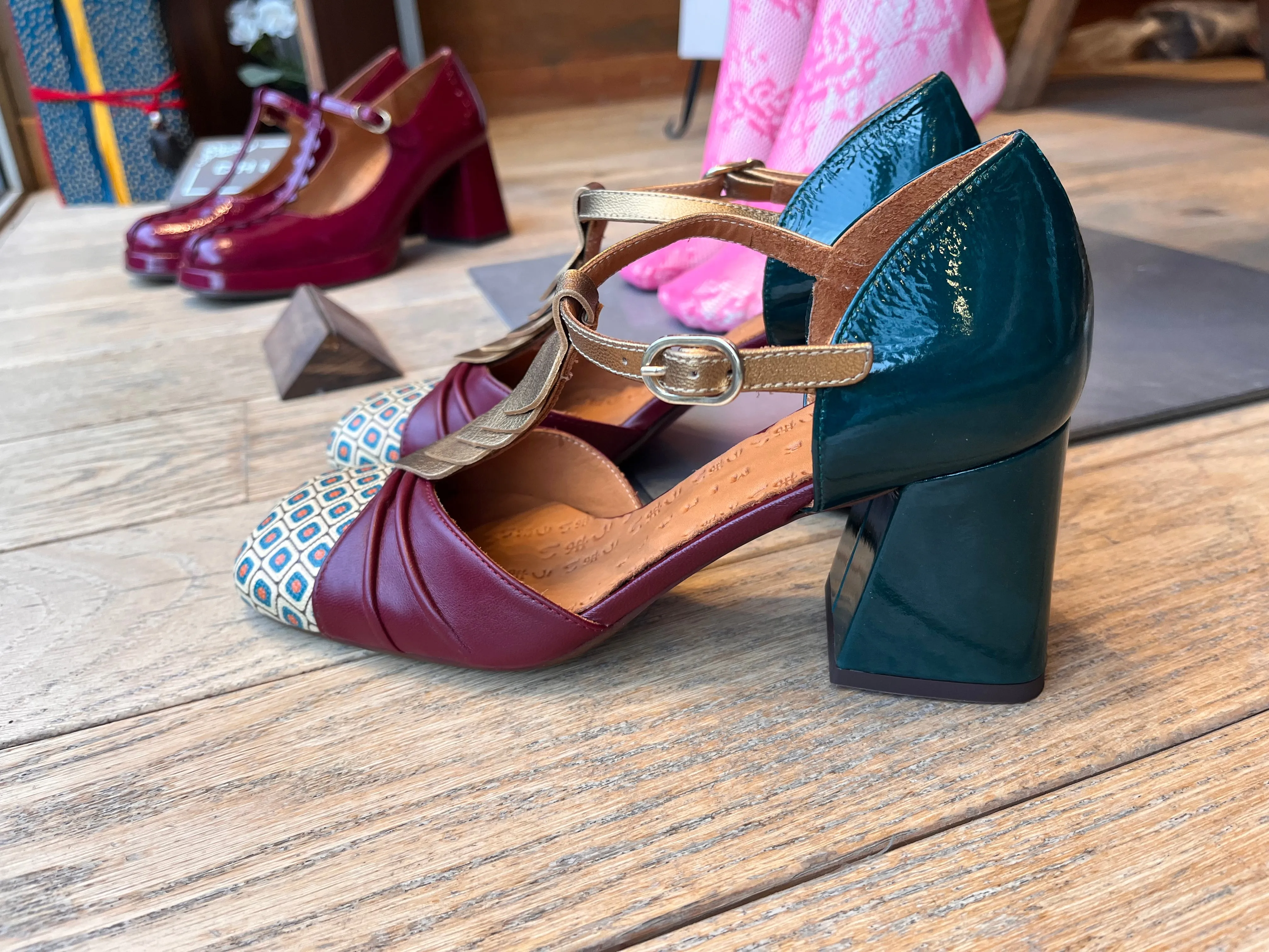 SUMORI Green burgundy multi leather shoes by CHIE MIHARA